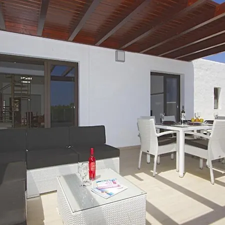 Modern In Mojones 4 Bedrooms Large Heated Pool Mojones Puerto Del Carmen Villa *