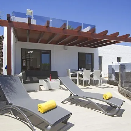 Modern In Mojones 4 Bedrooms Large Heated Pool Mojones Puerto Del Carmen * Tias