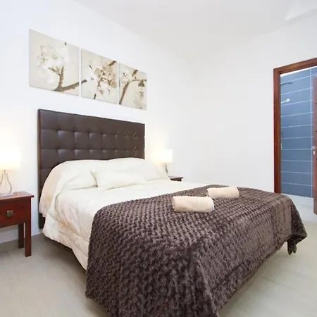 Modern In Mojones 4 Bedrooms Large Heated Pool Mojones Puerto Del Carmen Villa *
