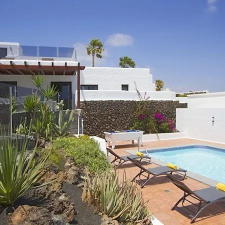 Villa Modern In Mojones 4 Bedrooms Large Heated Pool Mojones Puerto Del Carmen