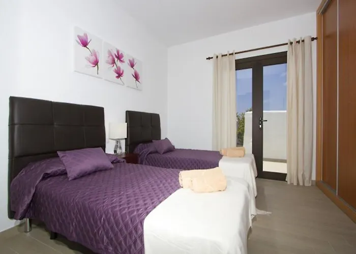 Modern In Mojones 4 Bedrooms Large Heated Pool Mojones