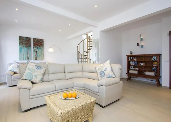 Modern In Mojones 4 Bedrooms Large Heated Pool Mojones